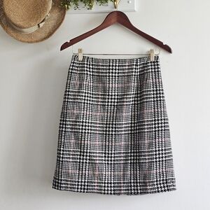 Vintage Talbots Wool Houndstooth Plaid Skirt Size 10 Black White Red Classic